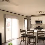 Vine Ridge Resort - Cottages