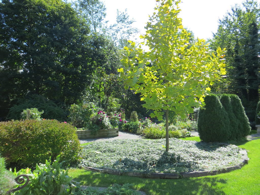Lakewinds Country Manor Bed & Breakfast