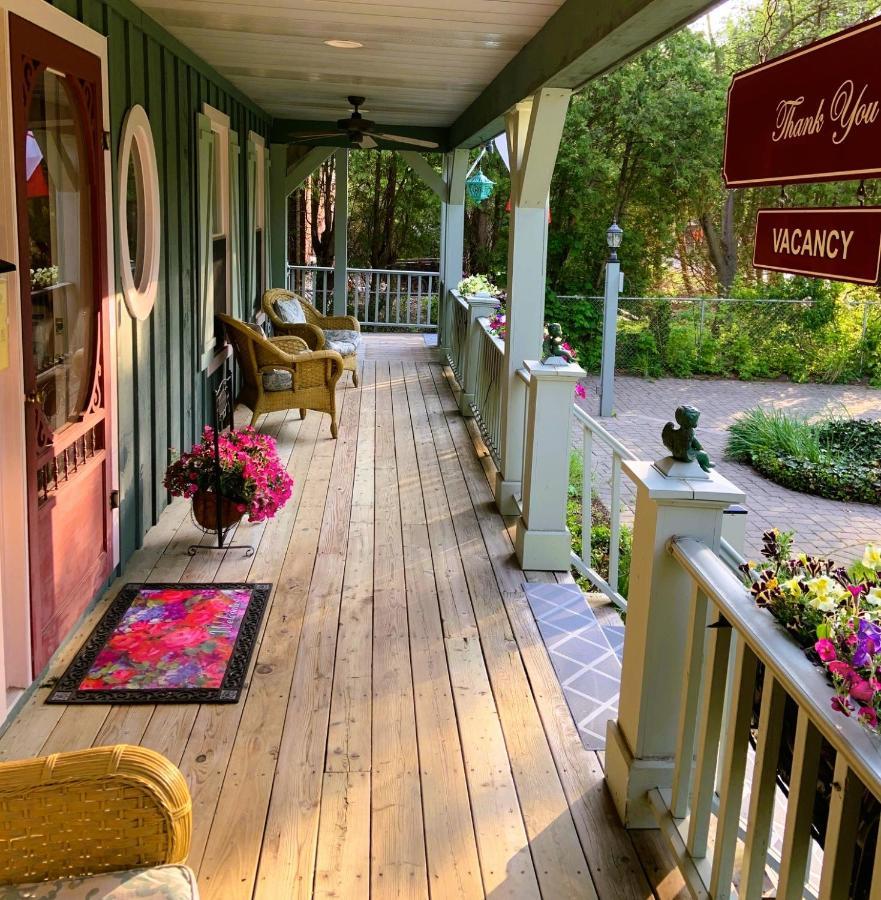 Weatherpine Inn