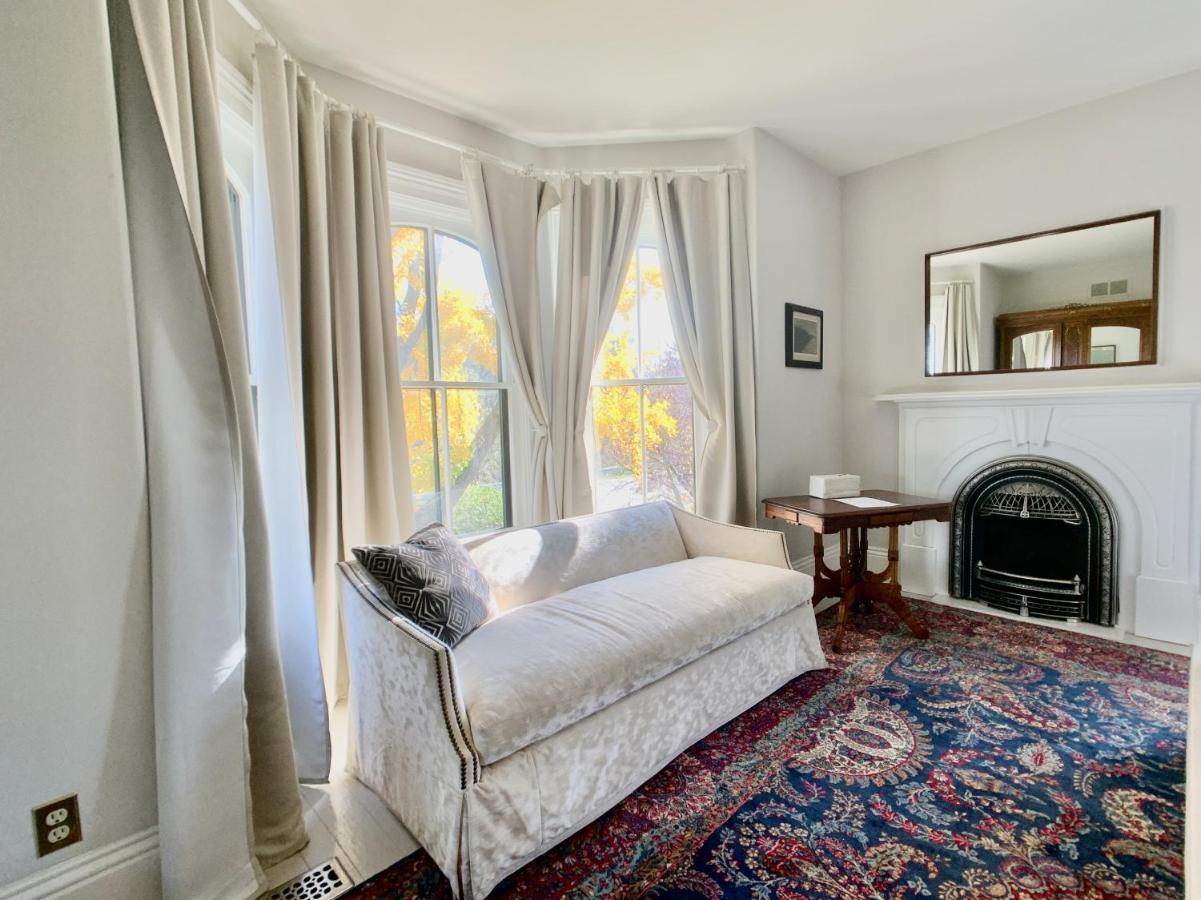 Woodbourne Bed & Breakfast 4*