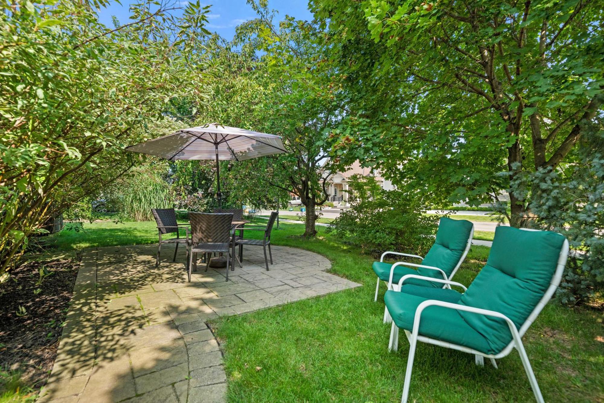 Charlottetown House Bed & Breakfast 3*