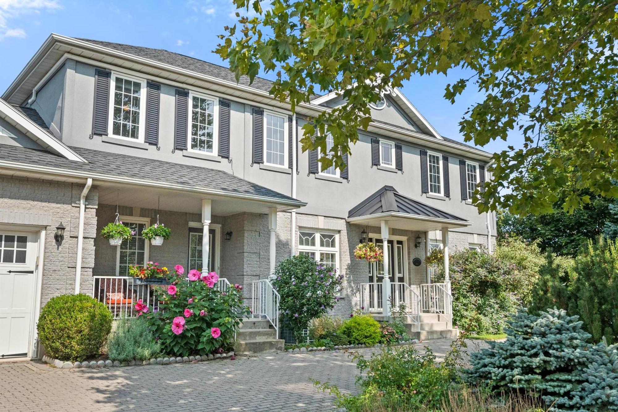 Charlottetown House 3*