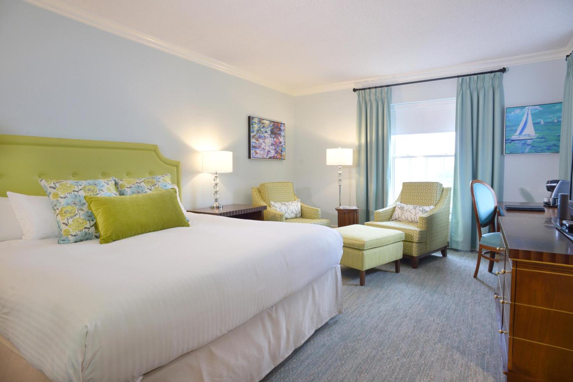 Queens Landing Hotel
