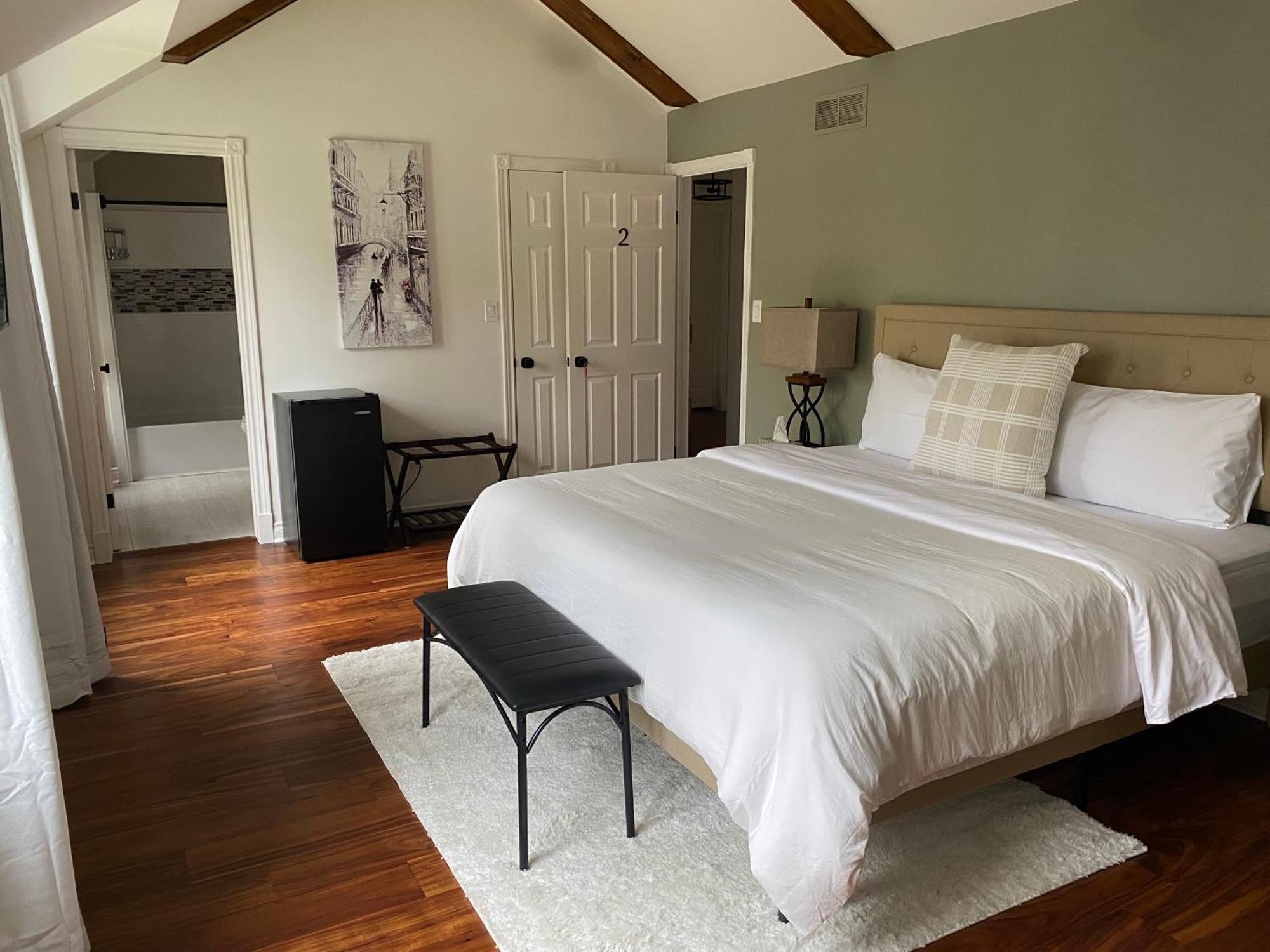 Serenity On The Bed & Breakfast