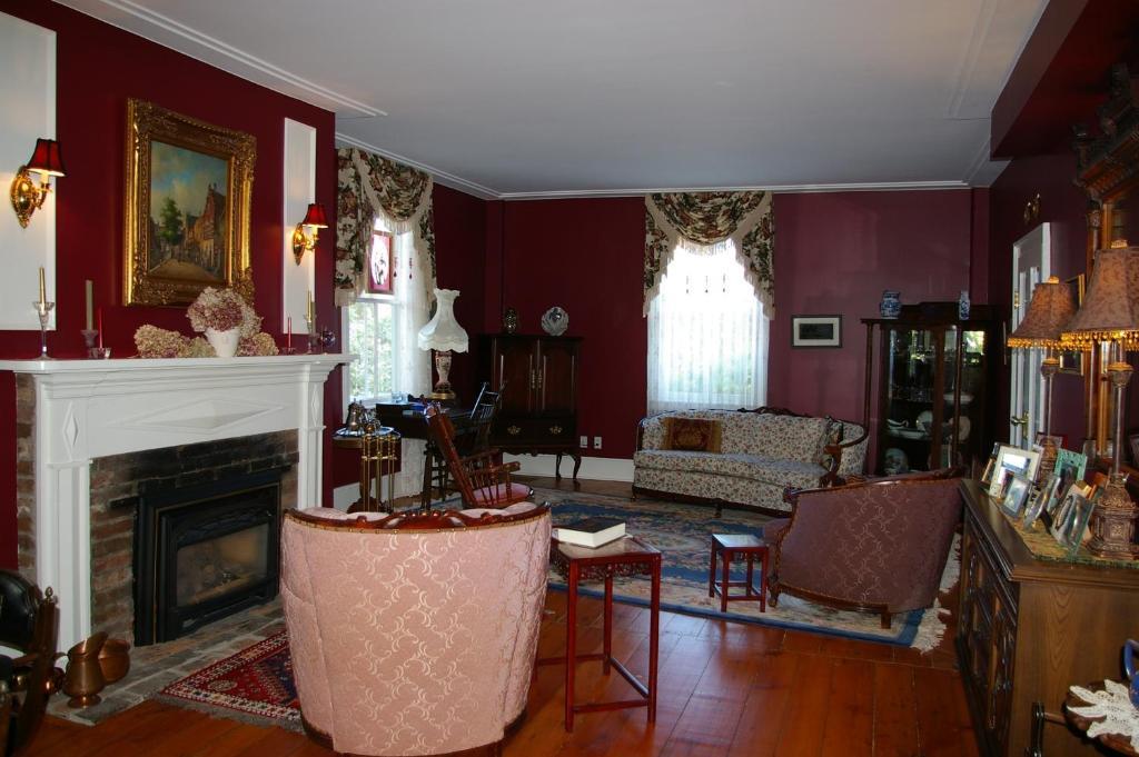 Bed & Breakfast Royal Manor Bed & Breakfast Niagara-on-the-Lake