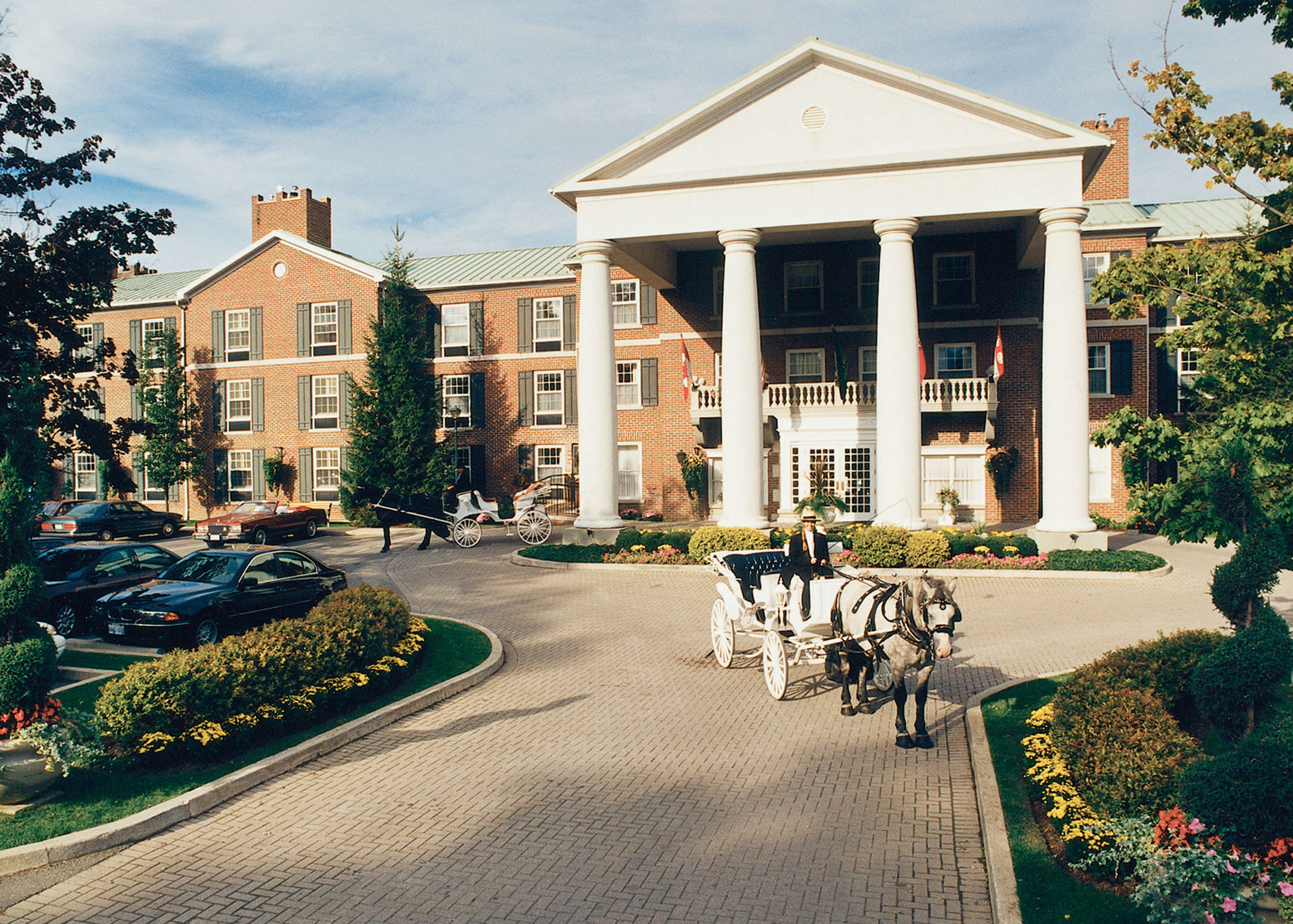 Hotel Queens Landing 4*