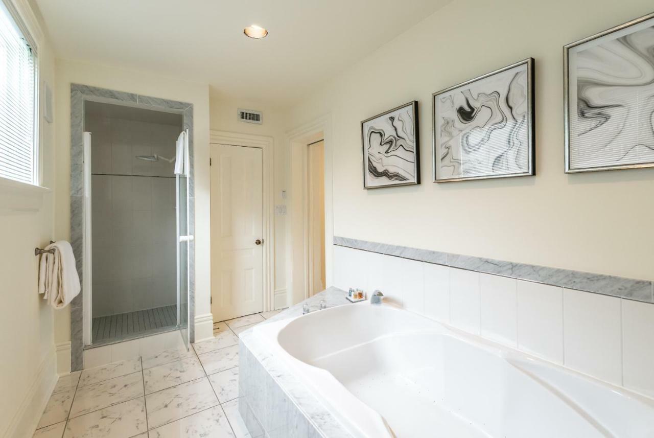 Lakewinds Country Manor 5*