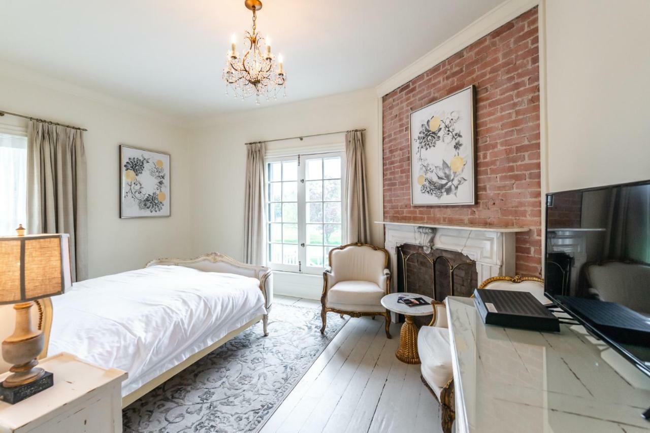 Lakewinds Country Manor 5*