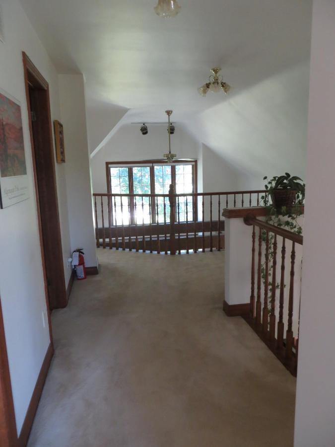 Bed & Breakfast Cedar Gables