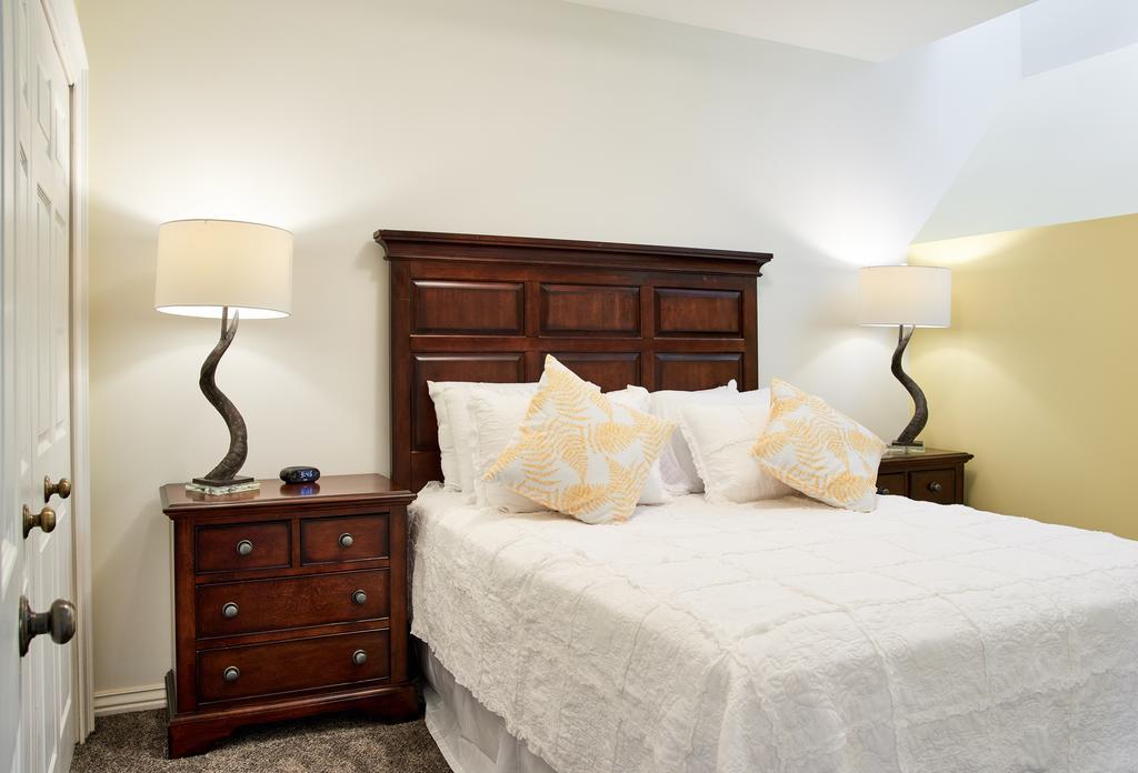 Vine Village Apartment *