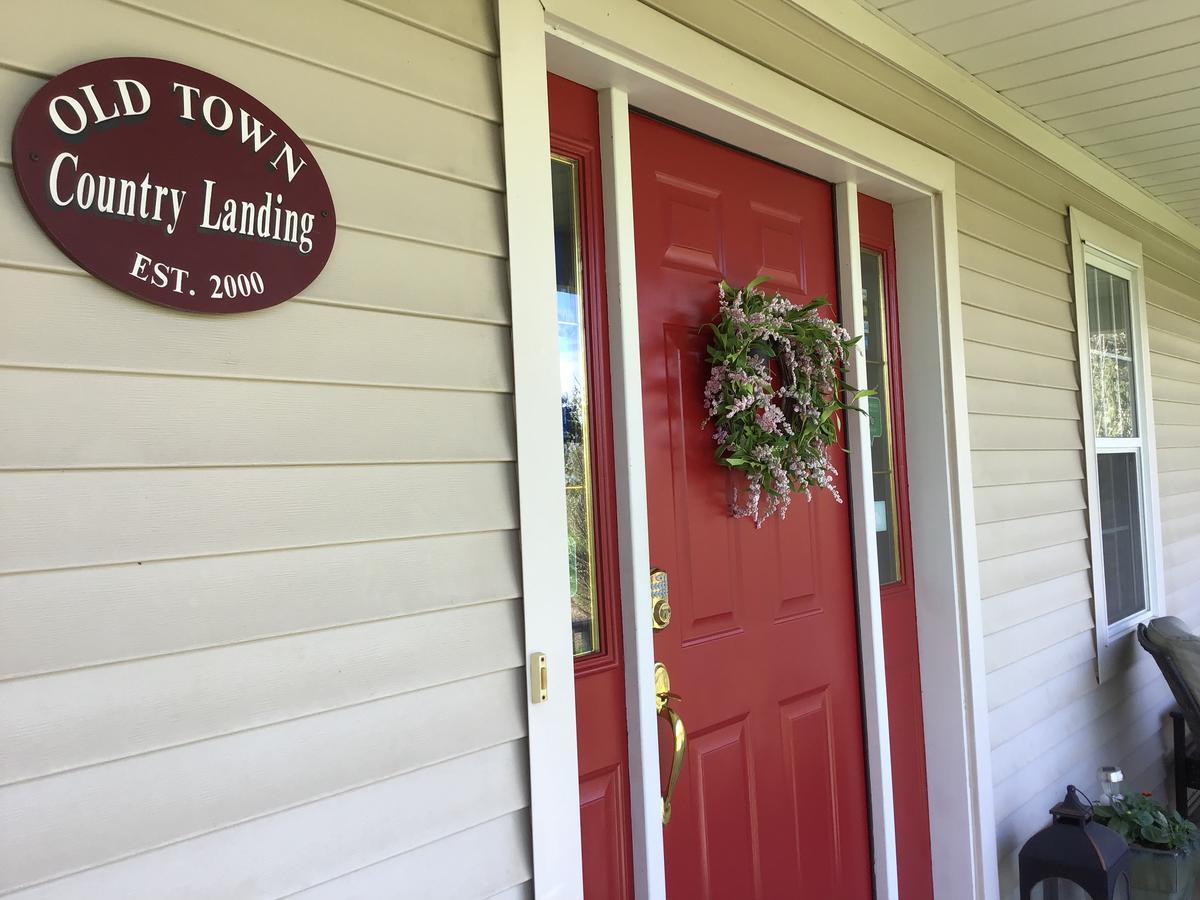 Old Town Country Landing Bed & Breakfast