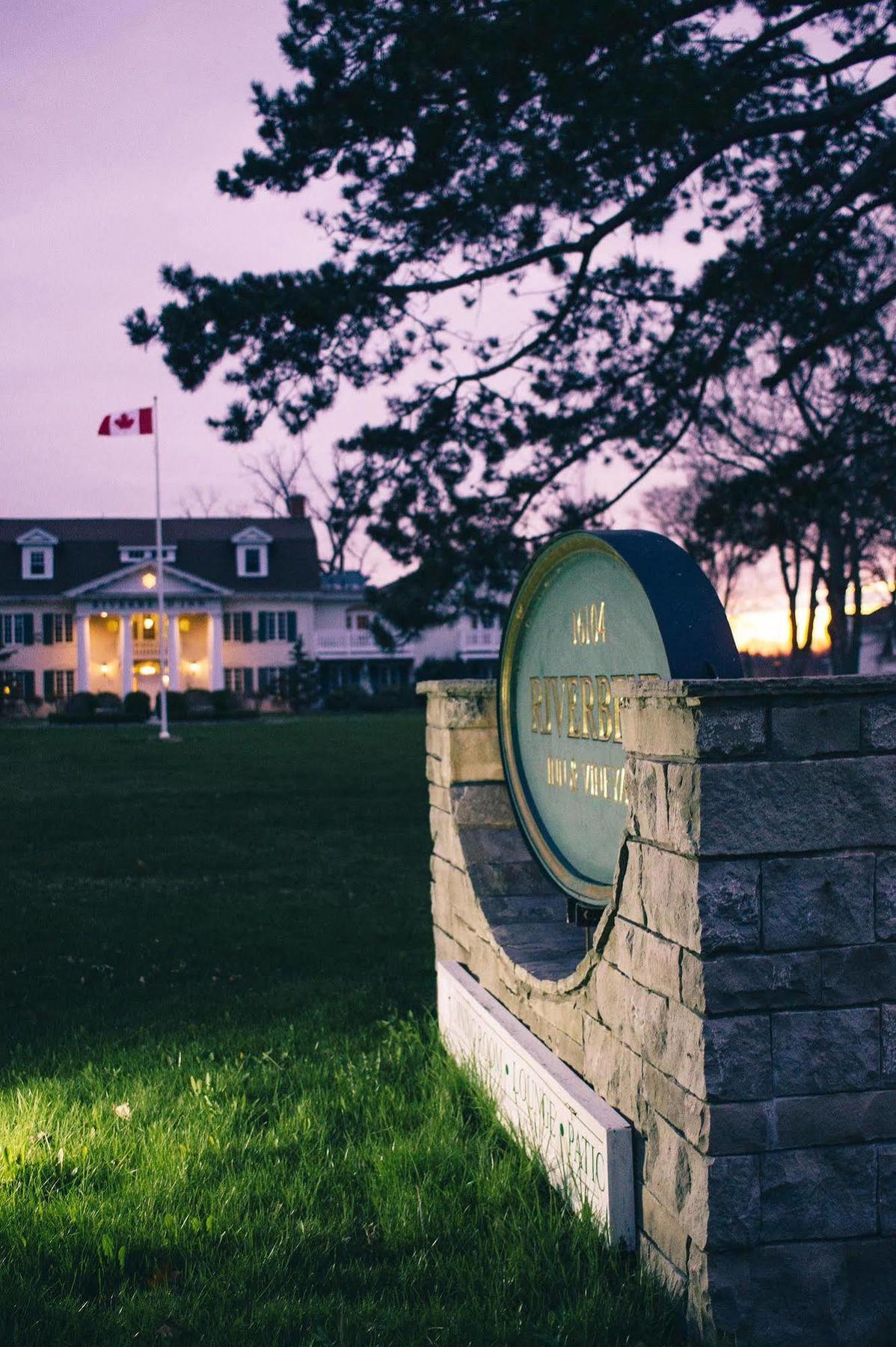 Hotel Riverbend & Vineyard